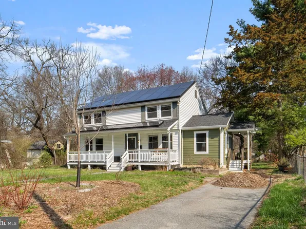 4702 Longfellow St, Riverdale, MD 20737