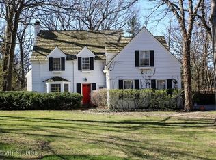 886 Fairview Rd, Highland Park, IL 60035