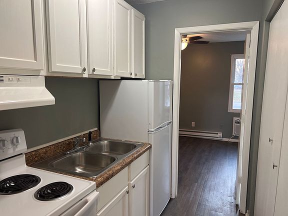 3rd image of 260 N Washington St #6