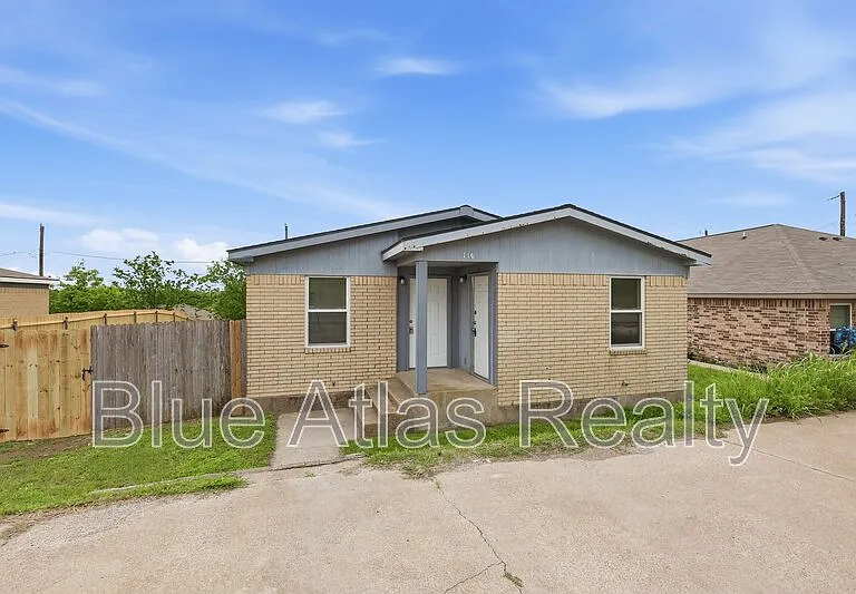 116 Arrowhead St #A — Photo 1