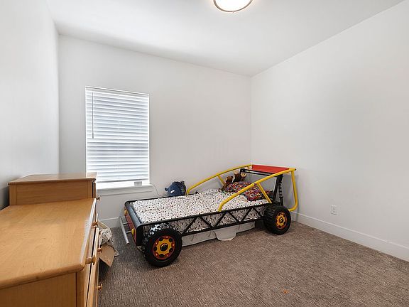 4th image of 166 Colene Dr