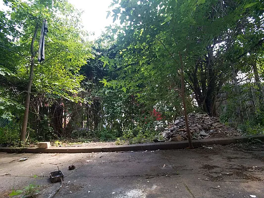 Rented by Evergreen Apartments BK | media 3