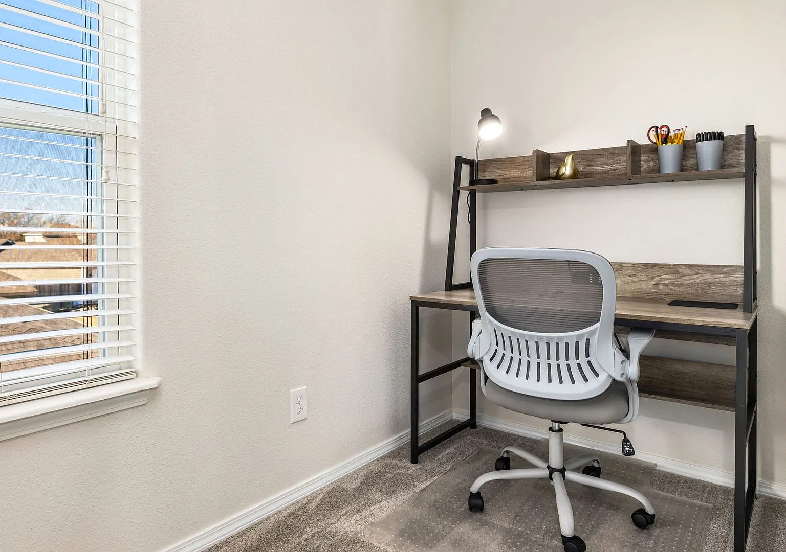 Stunning fully furnished 3-bedroom, 2-bath home off Rupple available for rent starting August 1, ... — Photo 4