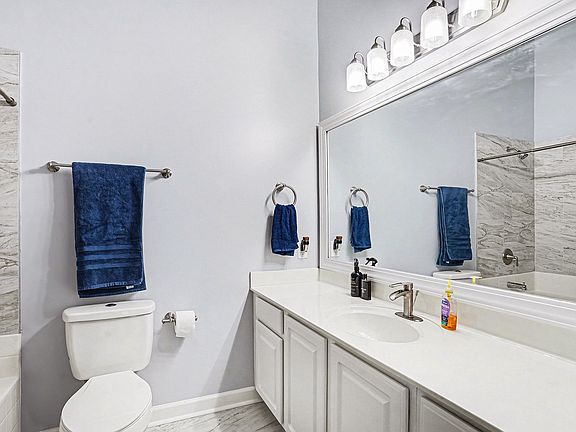 3rd image of 124 Westhaven Dr APT 3E
