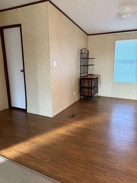 3 bed, 1380 sqft, $1,550 — Photo 4