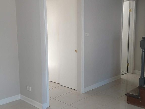 4th image of 2211 Clifton Pl