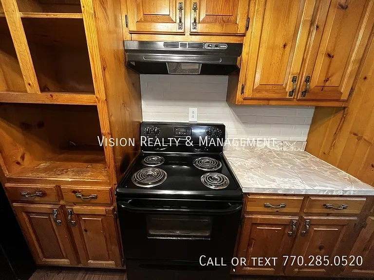 150 Castlegate Cir — Photo 18