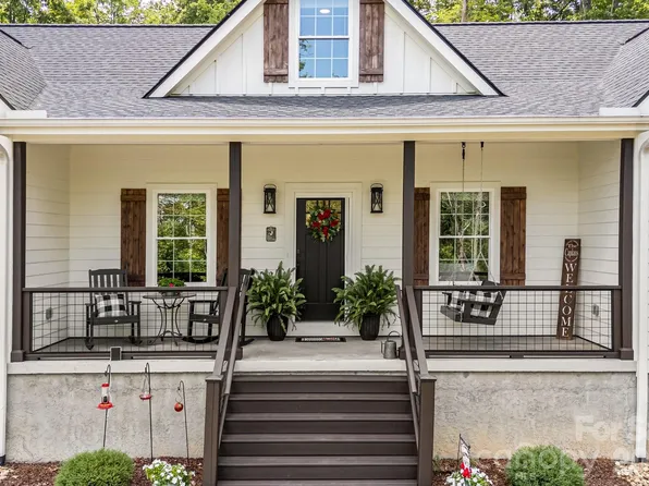 70 Jp Huggins Dr, Hendersonville, NC 28791