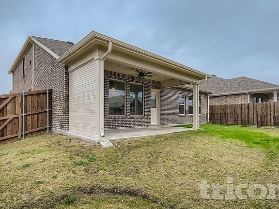4th image of 1592 Sugarberry Dr