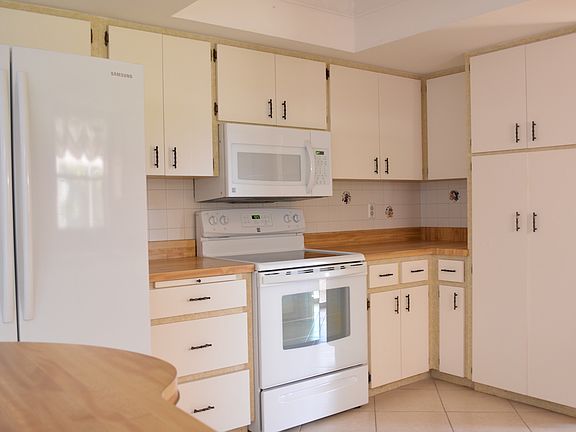 4th image of 5805 1st Avenue Dr W