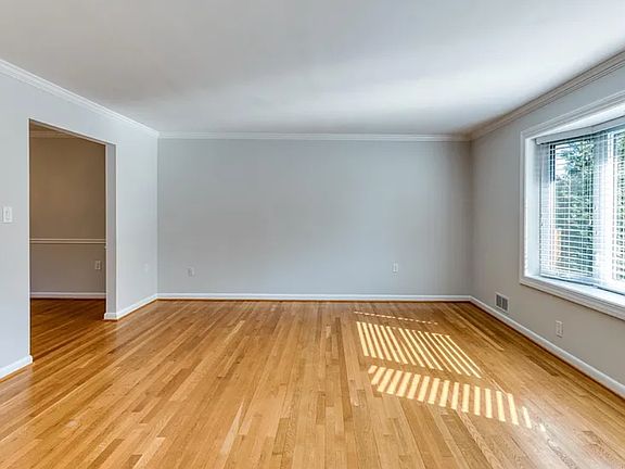 3rd image of 6414 Old Chesterbrook Rd