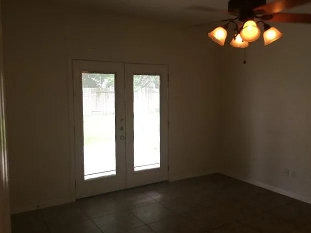 10917 Spruce Dr S — Photo 4