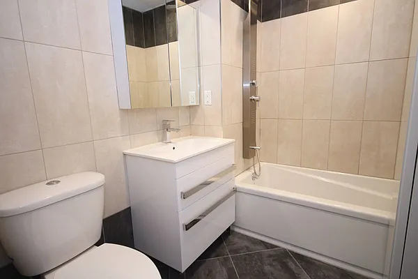 Sold by Starealty Estate LLC | media 17