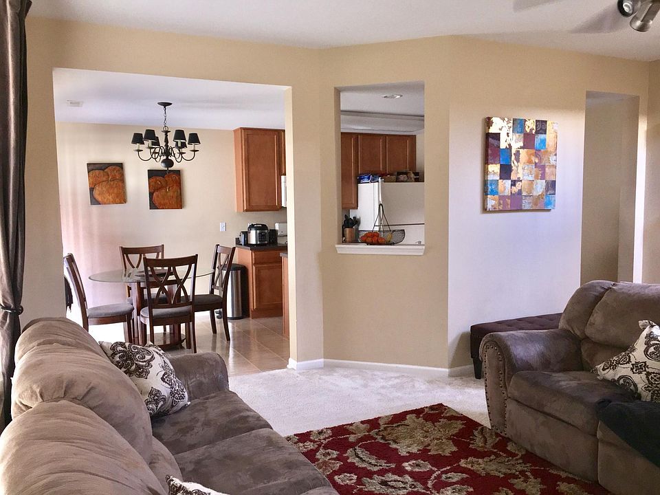 1st image of 111 W Buckingham Dr