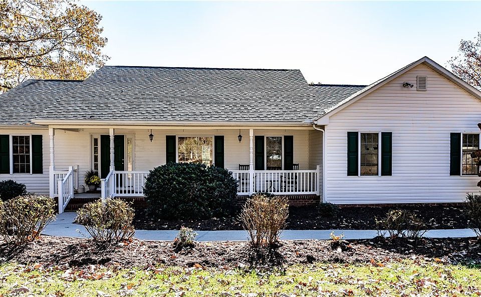 2nd image of 723 Ridgemont Dr