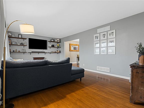 5th image of 1662 Hilltree Dr