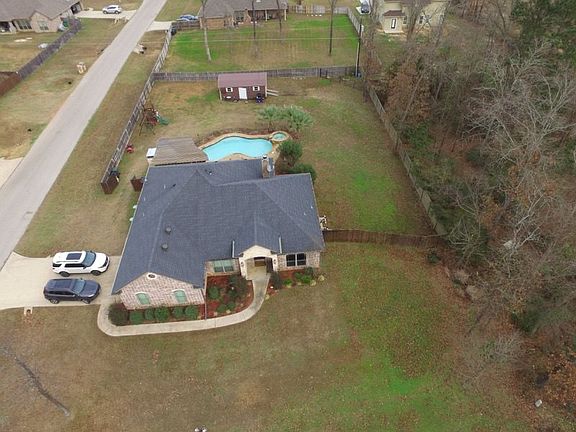 3rd image of 240 Towering Oaks Ln