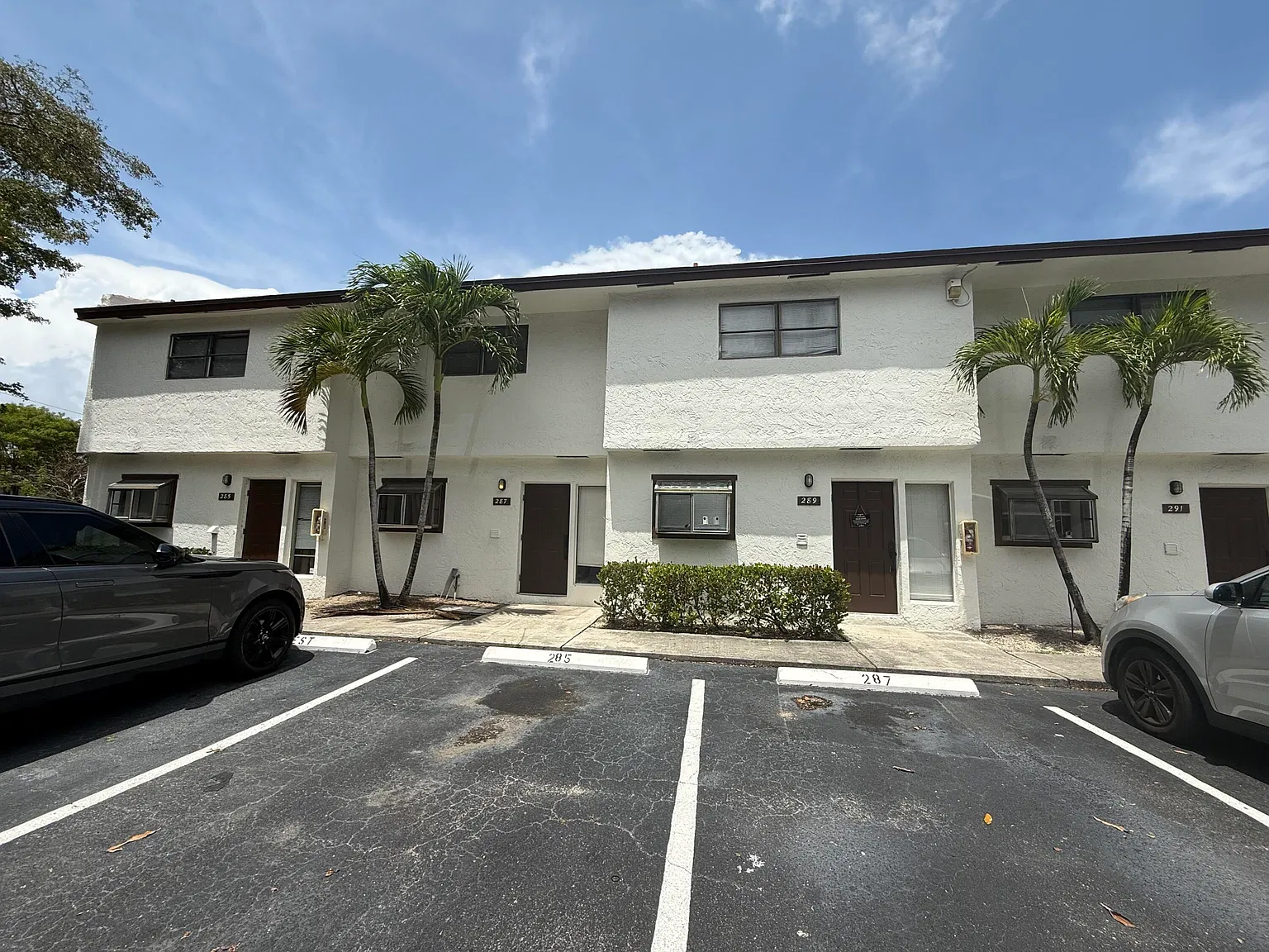 2 bed, 2.5 bath, 1000 sqft, $2,600 — Photo 1
