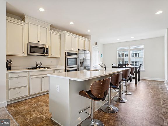5th image of 15294 Westham Ct