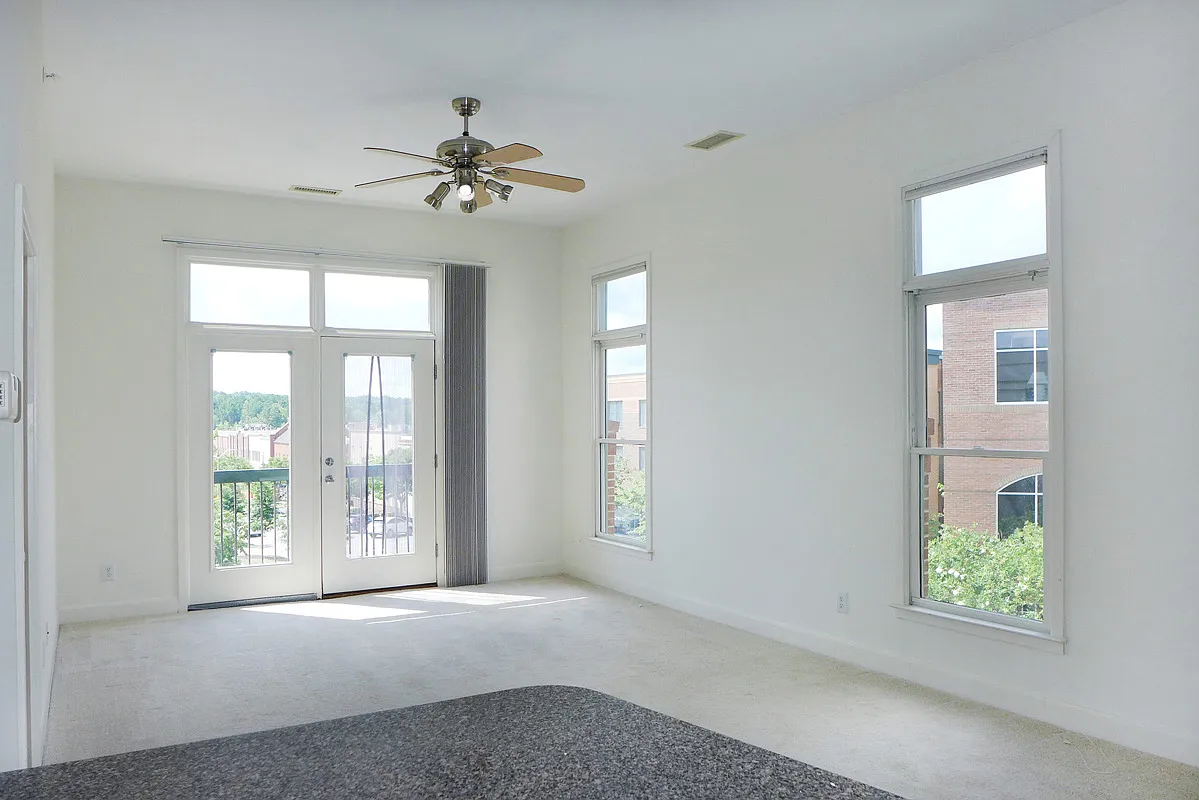 2 bed, 1060 sqft, $2,109 — Photo 4