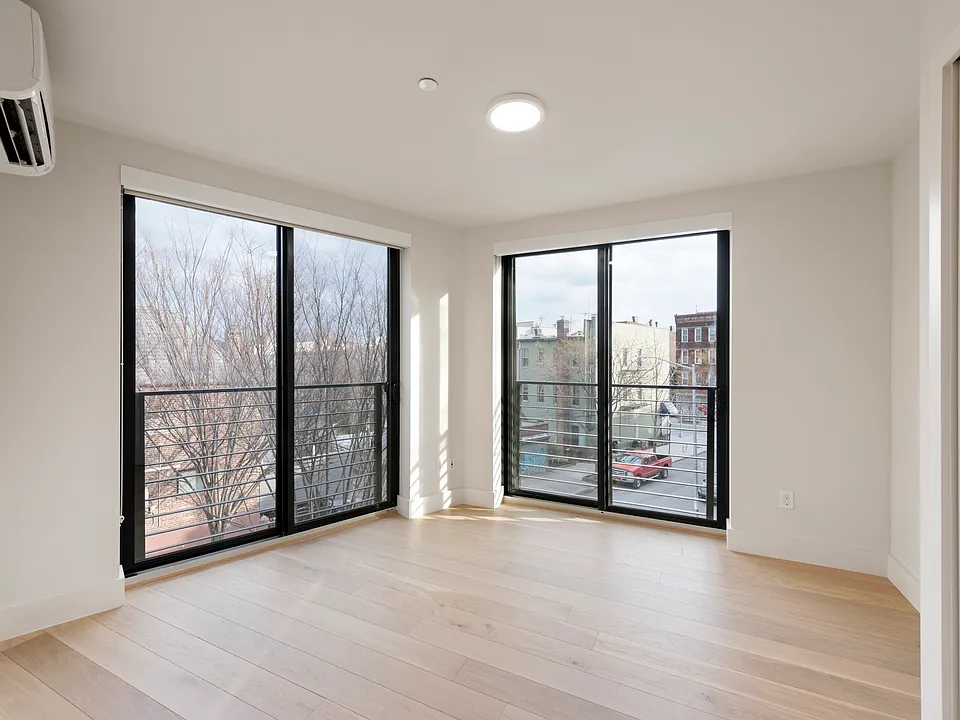 42 Orient Ave #2B