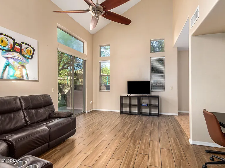 952 W Calle Estrella De Noche — Photo 4