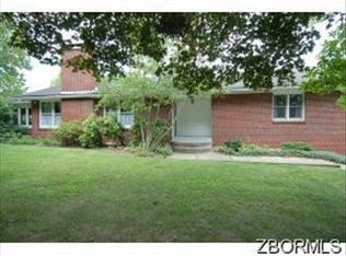 3415 Dresden Rd, Zanesville, OH 43701