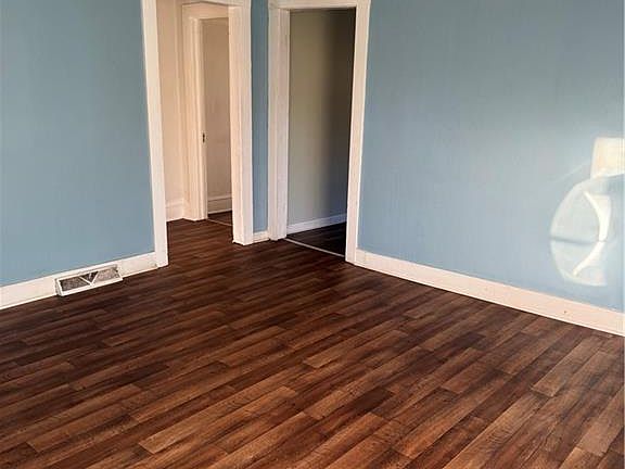 2nd image of 606 Unity St