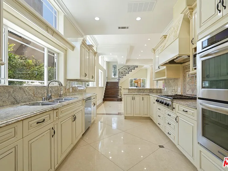 1510 Cardiff Ave — Photo 8