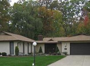 4956 Leafy Mill Ln, North Ridgeville, OH 44039
