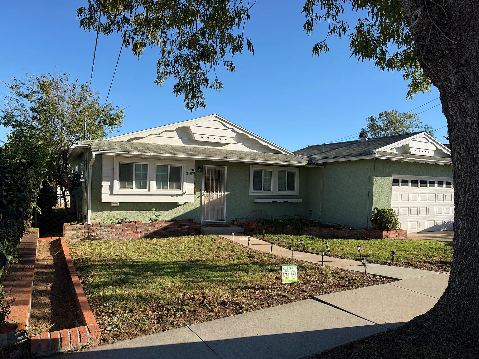3 bed, 1102 sqft, $4,700 — Photo 1