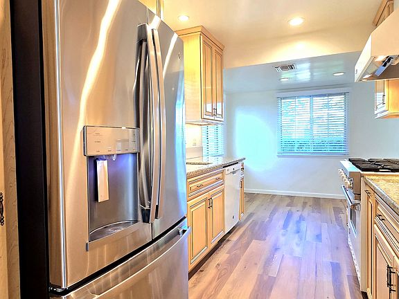 5th image of 9341 Olive St