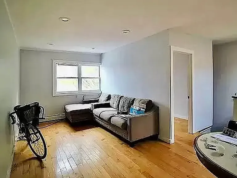 1170 Madison St #2 — Photo 3