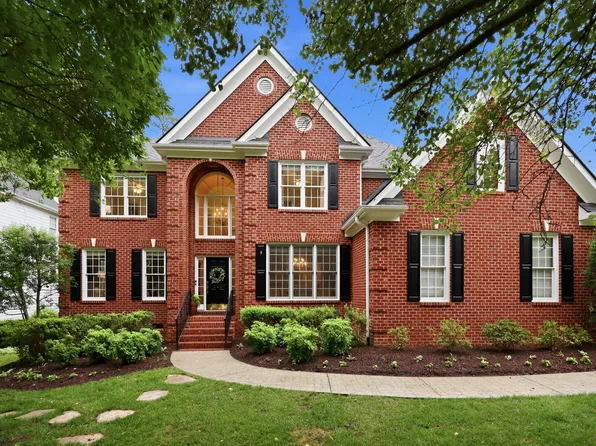 202 Briardale Ave, Cary, NC 27519