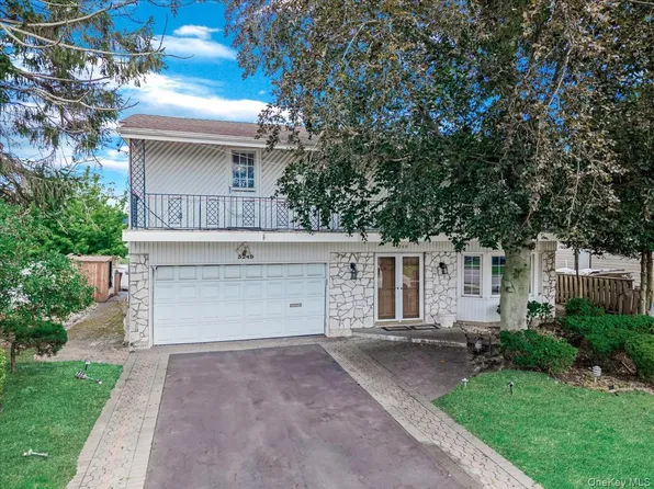 3249 Wolfson Drive, Baldwin, NY 11510