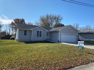 911 W Cornhill St, Cameron, MO 64429