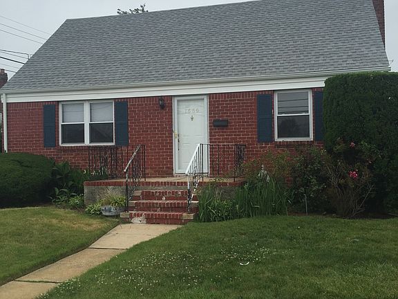 2nd image of 1650 Woodstock St
