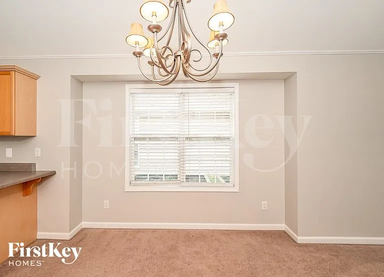 138 Village Dr — Photo 5