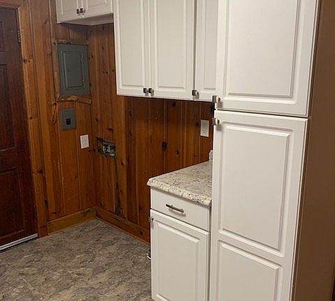 4th image of 301 Laurel St Unit A