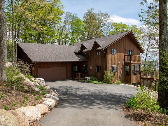3rd image of 24 Gilbert Cameron Ln