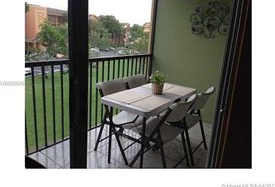 4th image of 601 SW 142nd Ave APT 311Q