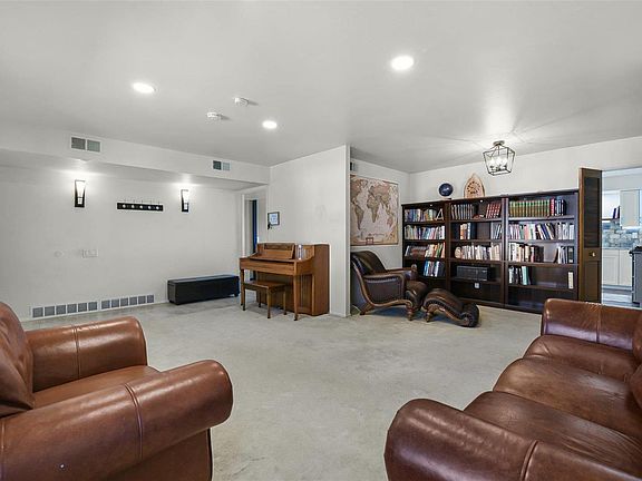 5th image of 10718 Wheeling Ct