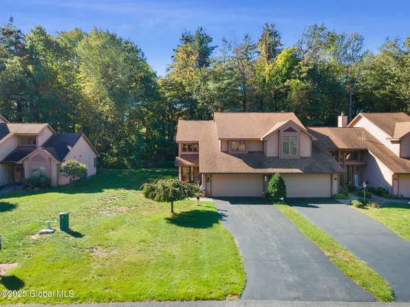 4036 Georgetown Square, Schenectady, NY 12303