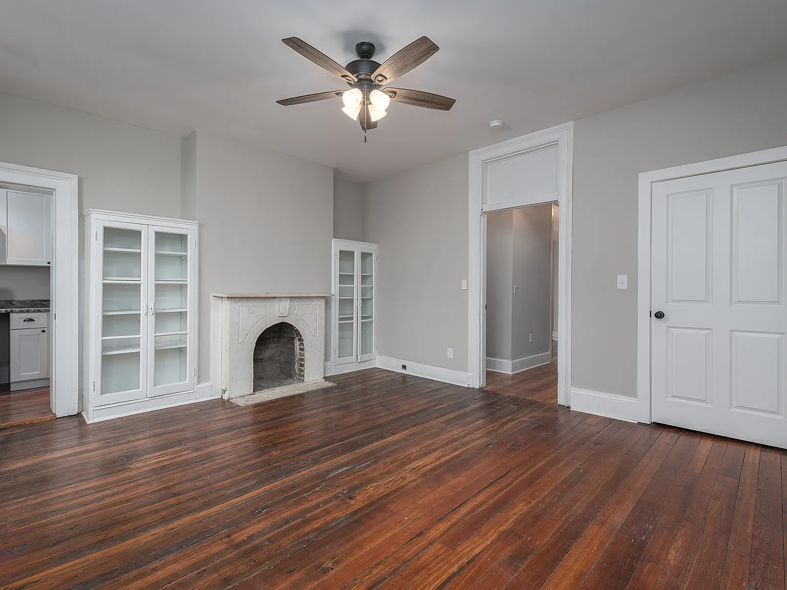 3 bed, 1100 sqft, $1,995 — Photo 3