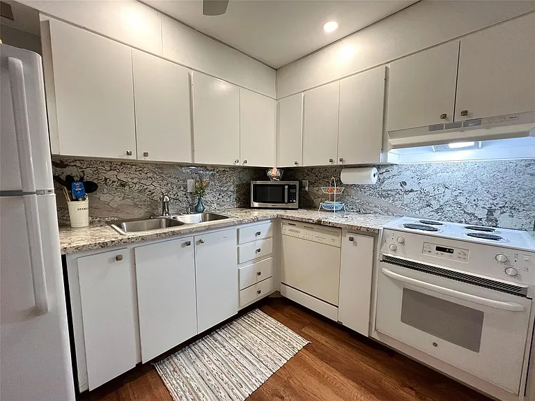 6239 Bay Club Dr #1 — Photo 5