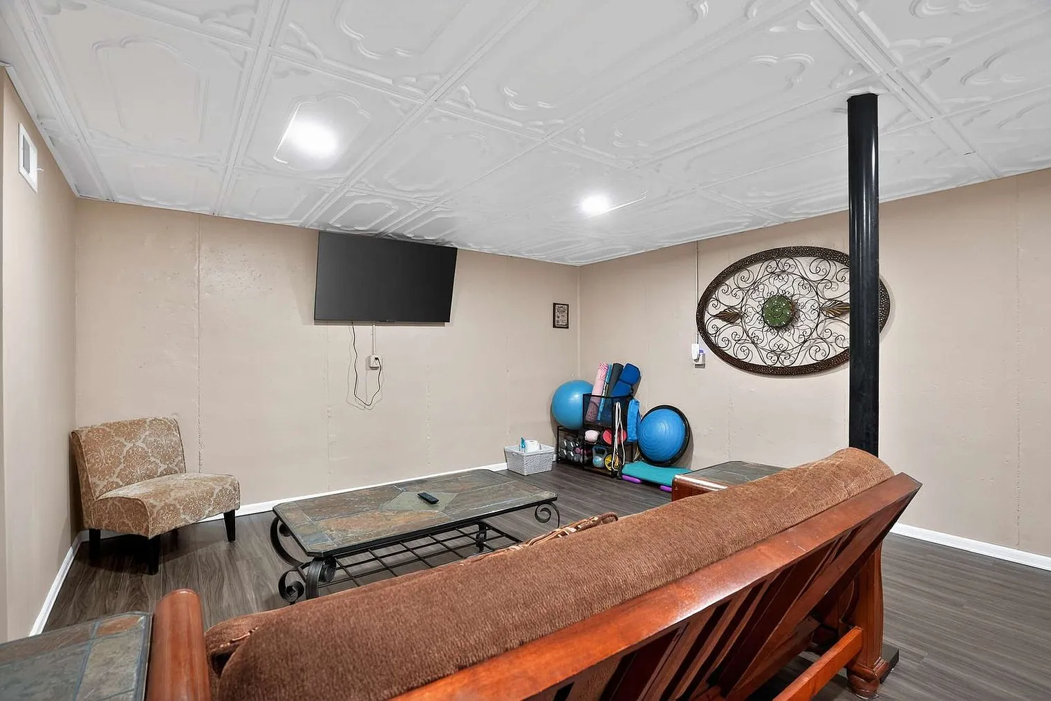 4 bed, 2.0 bath, 1528 sqft, $6,878 — Photo 4