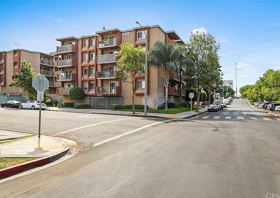 1st image of 460 Golden Ave Unit 428