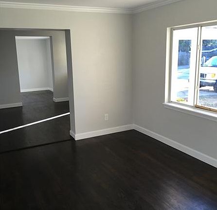 4th image of 2025 50th St N