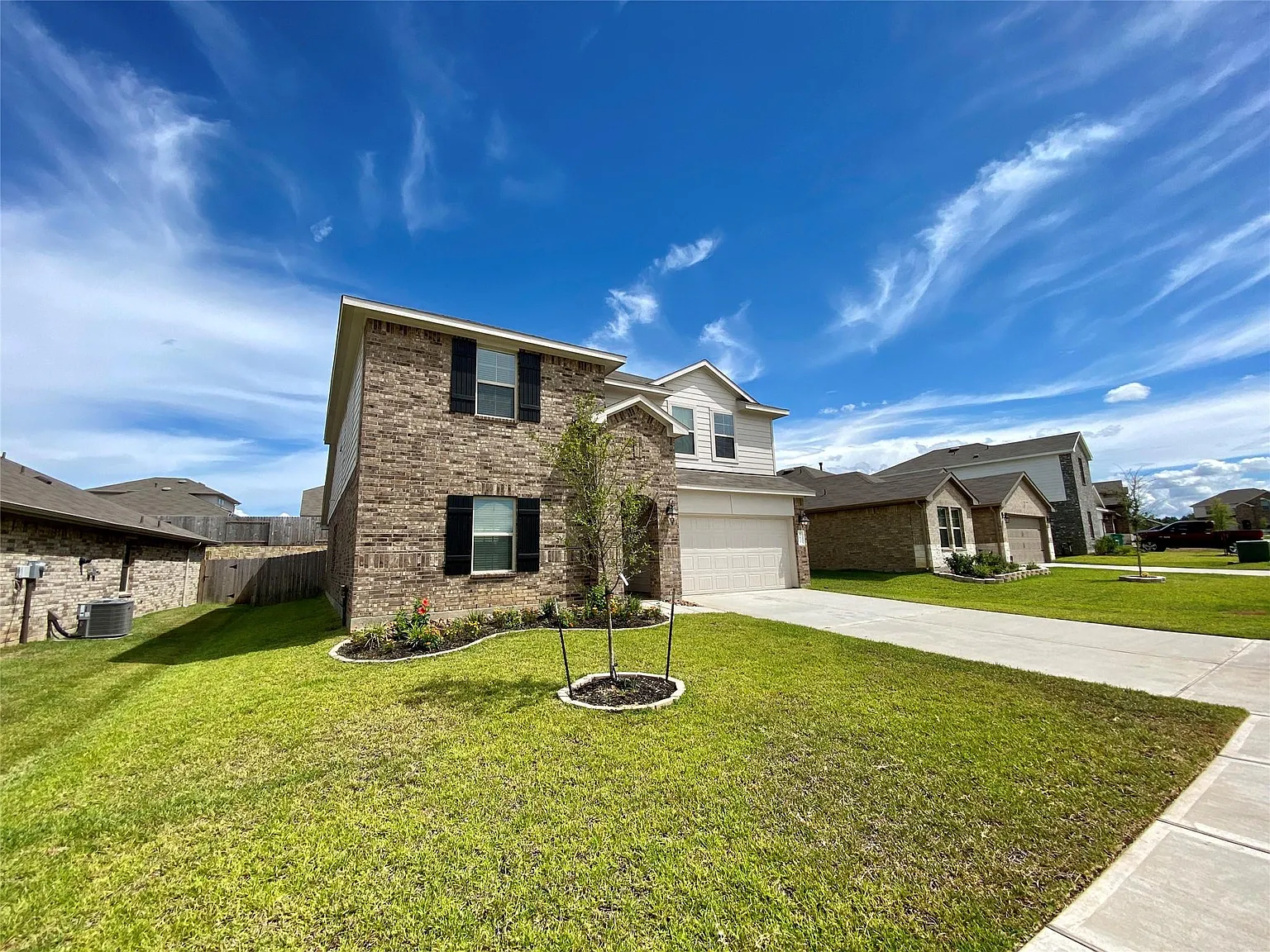 4 bed, 2.5 bath, 2670 sqft, $2,445 — Photo 3