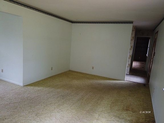 5th image of 111 Stonecrest Dr